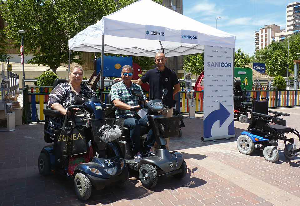 Sillas de ruedas eléctricas y scooters en los Sanicor Power Days