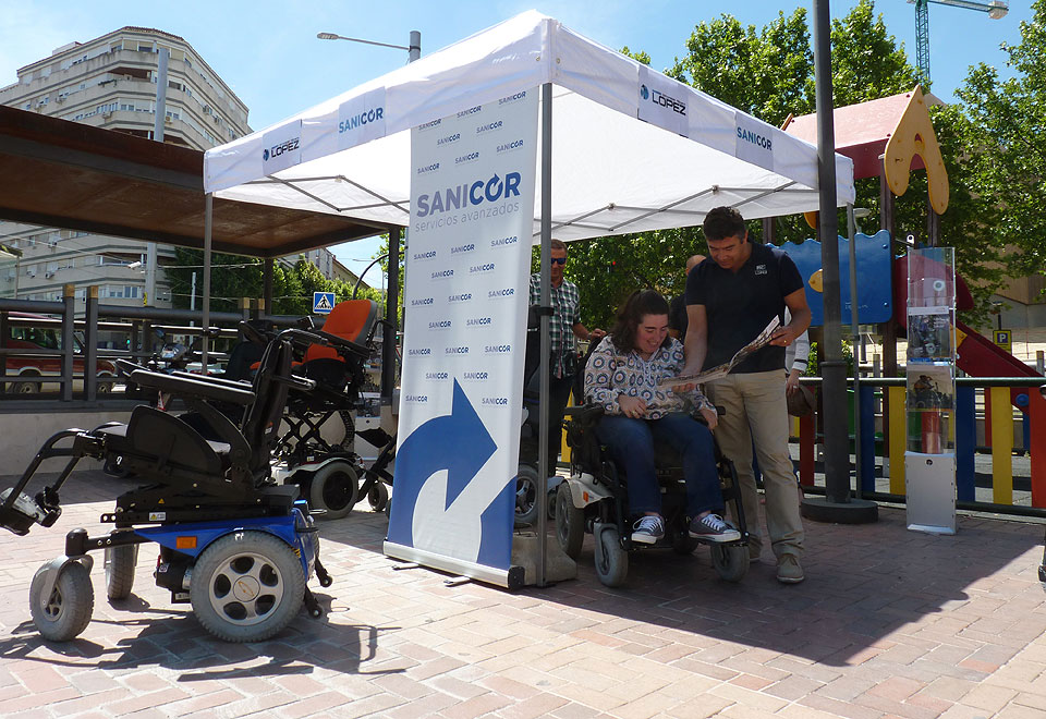 Sillas de ruedas eléctricas y scooters en los Sanicor Power Days