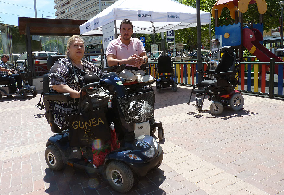 Sillas de ruedas eléctricas y scooters en los Sanicor Power Days